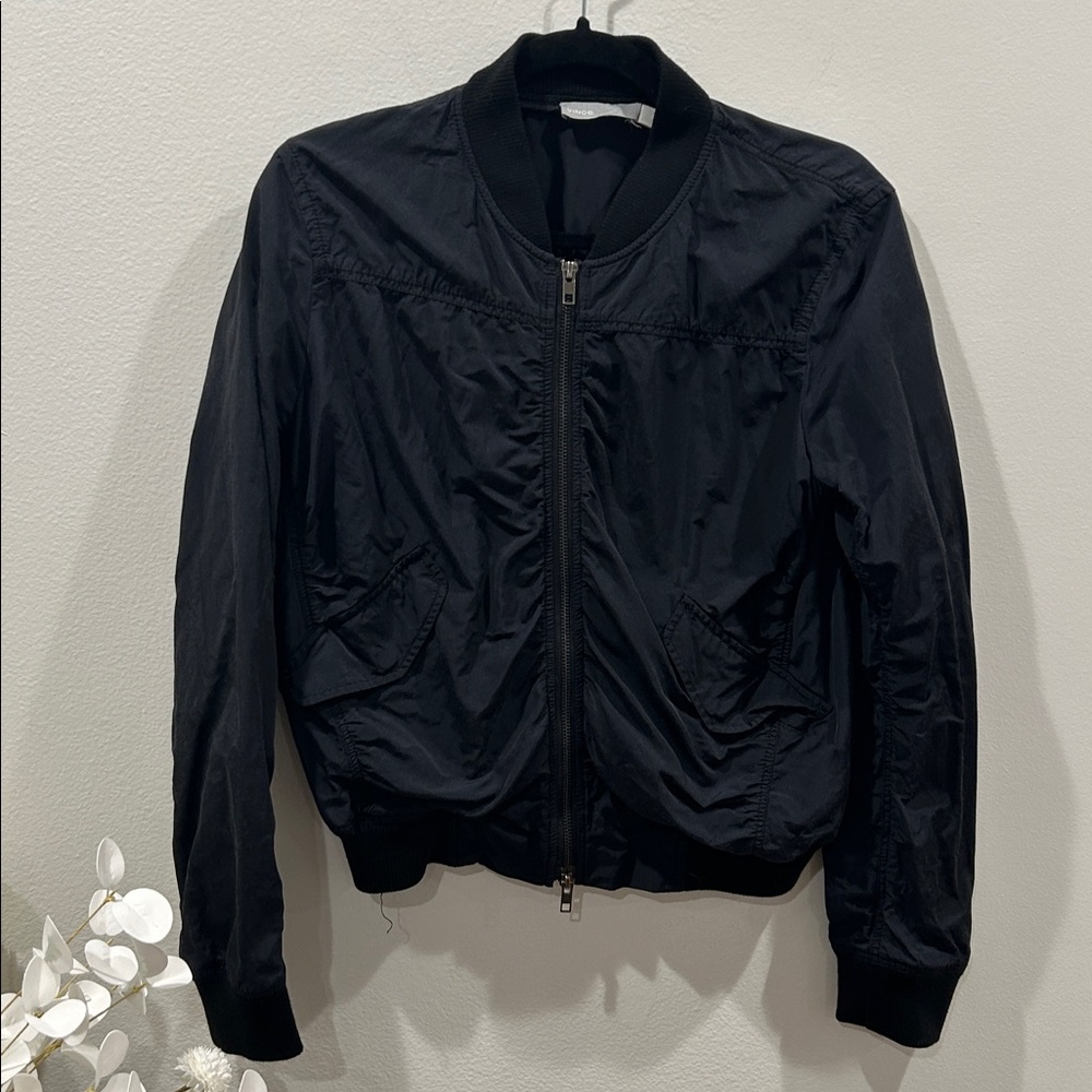 Very cool Vince bomber jacket! Hello Spring 🌸🌷
